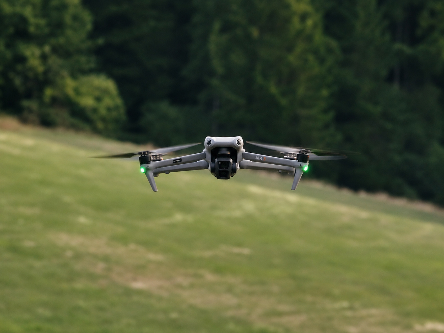 DJI Air 3 im Flug